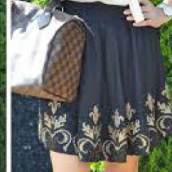 Forever 21 Black Beaded Mini Skirt Size Small - Picture 2 of 13